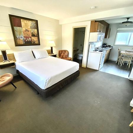 Arbutus Grove Motel Парксвилл Экстерьер фото